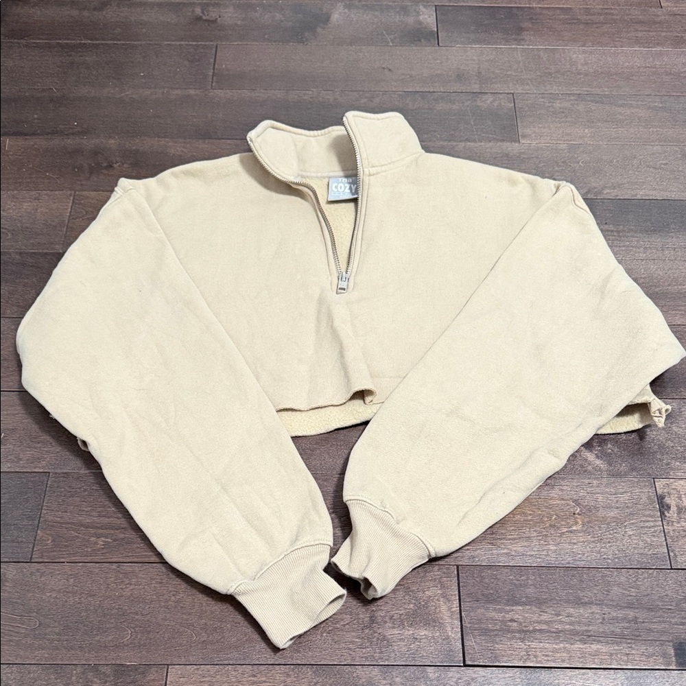 Aritzia cozy fleece mega cropped sweatshirt olive beige size xs/small euc